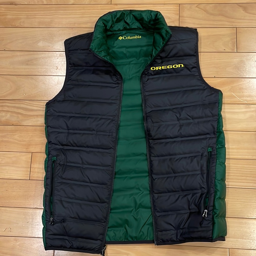 NWOT - SLEEVELESS COLUMBIA DOWN VEST